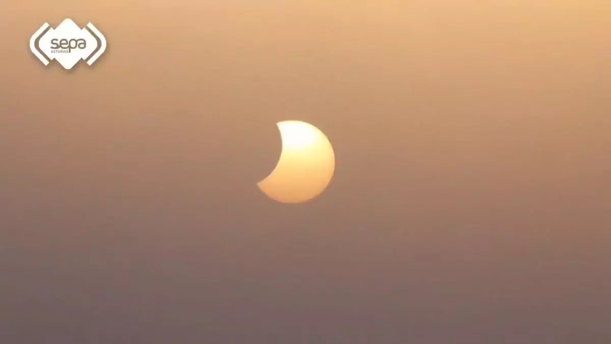 En gran parte de Asturias no se observó (por las nubes) el eclipse, aunque hubo gente con problemas: hasta 18 personas tuvieron algún daño en la vista