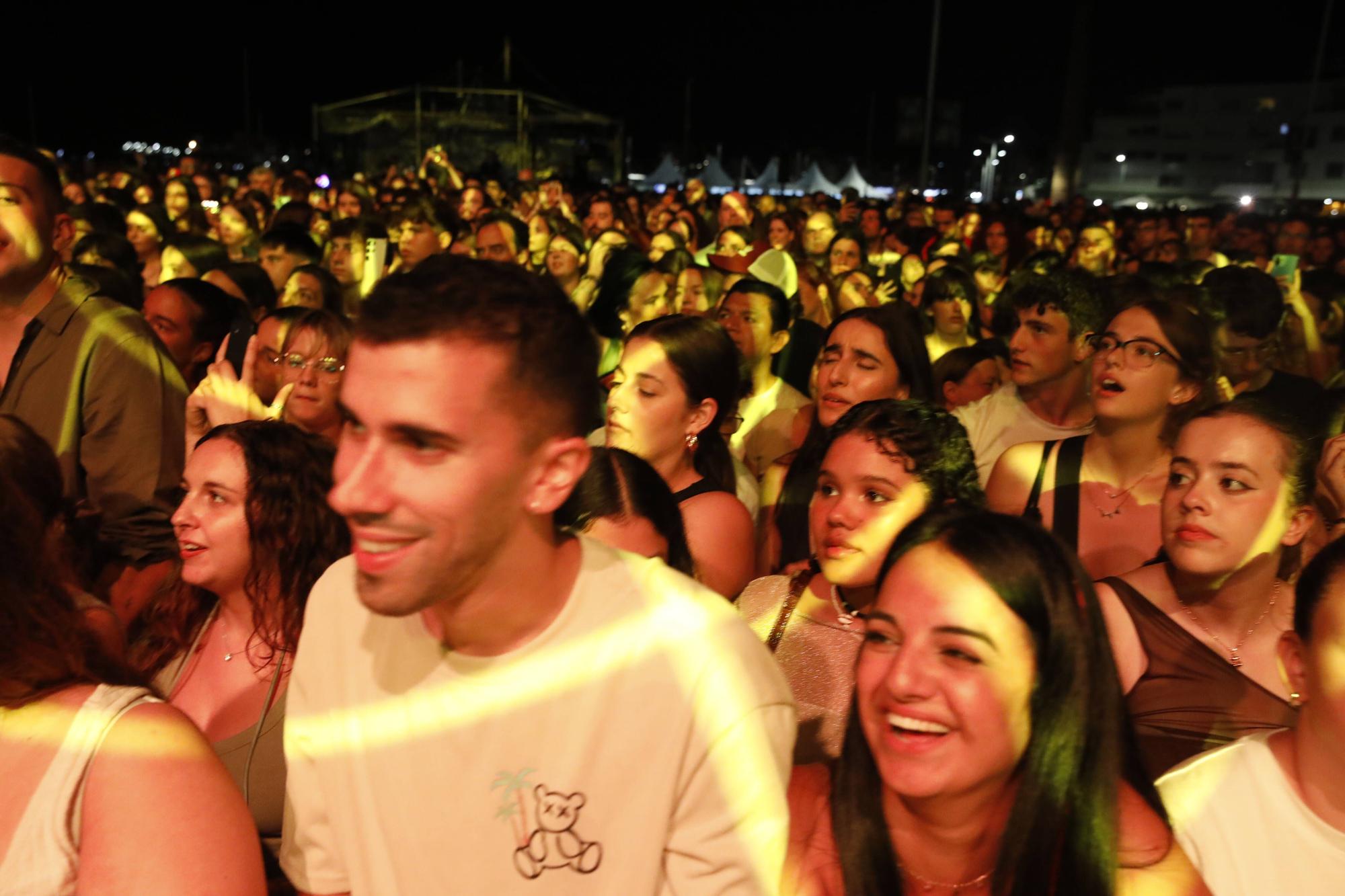 El concierto de Dani Fernández en la playa de Poniente de Gijón, en imágenes