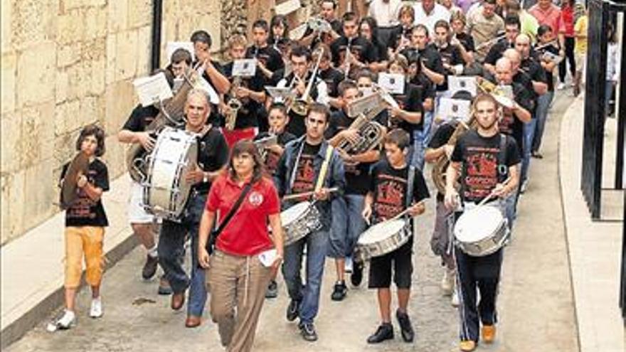 Las fiestas de agosto se reivindican como pilar económico de los pueblos