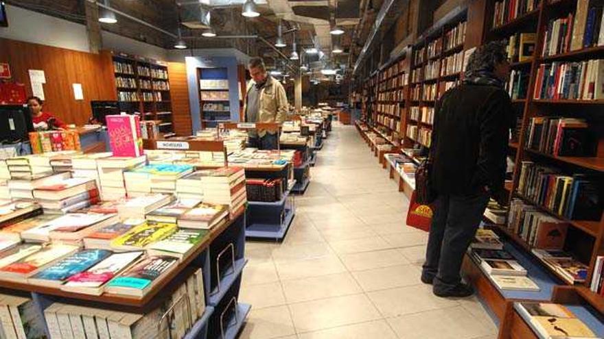 La crisis del formato de papel obliga a la Librería Nogal a echar el cierre  - La Provincia