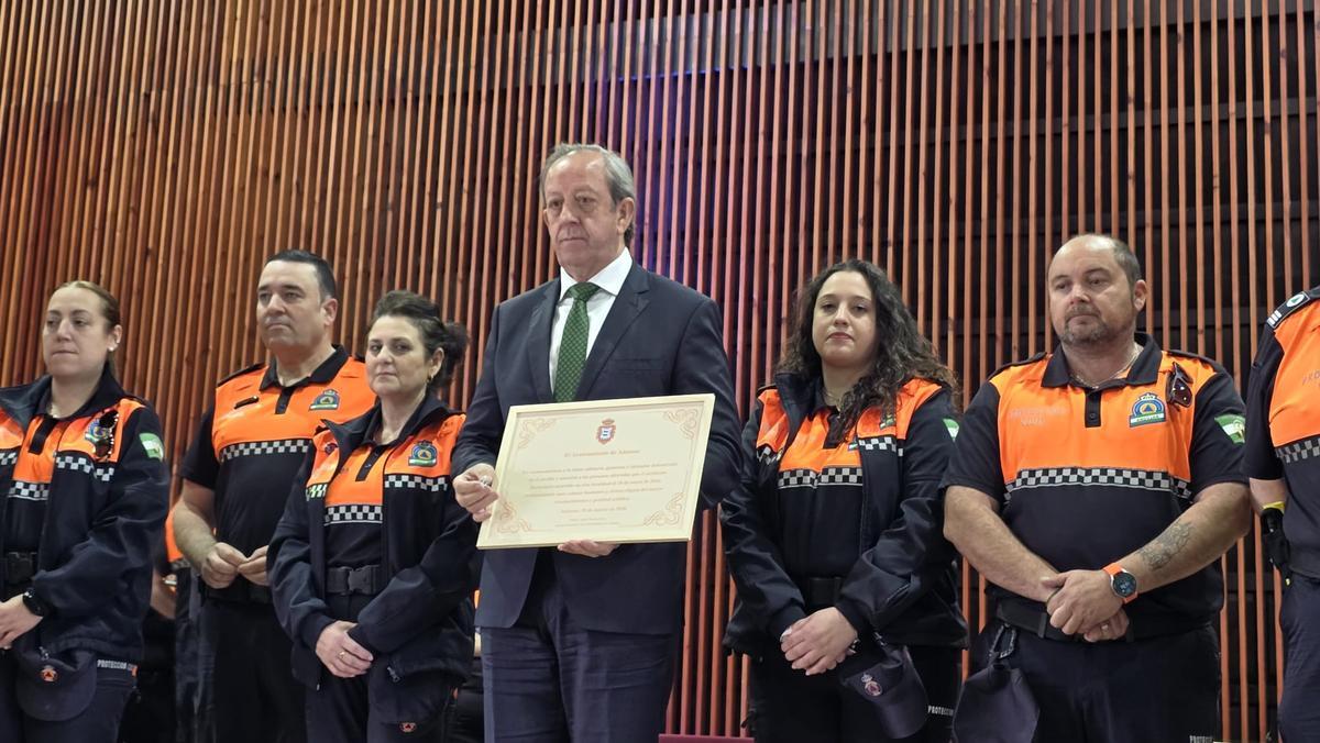 Adamuz homenajea a los héroes de la tragedia