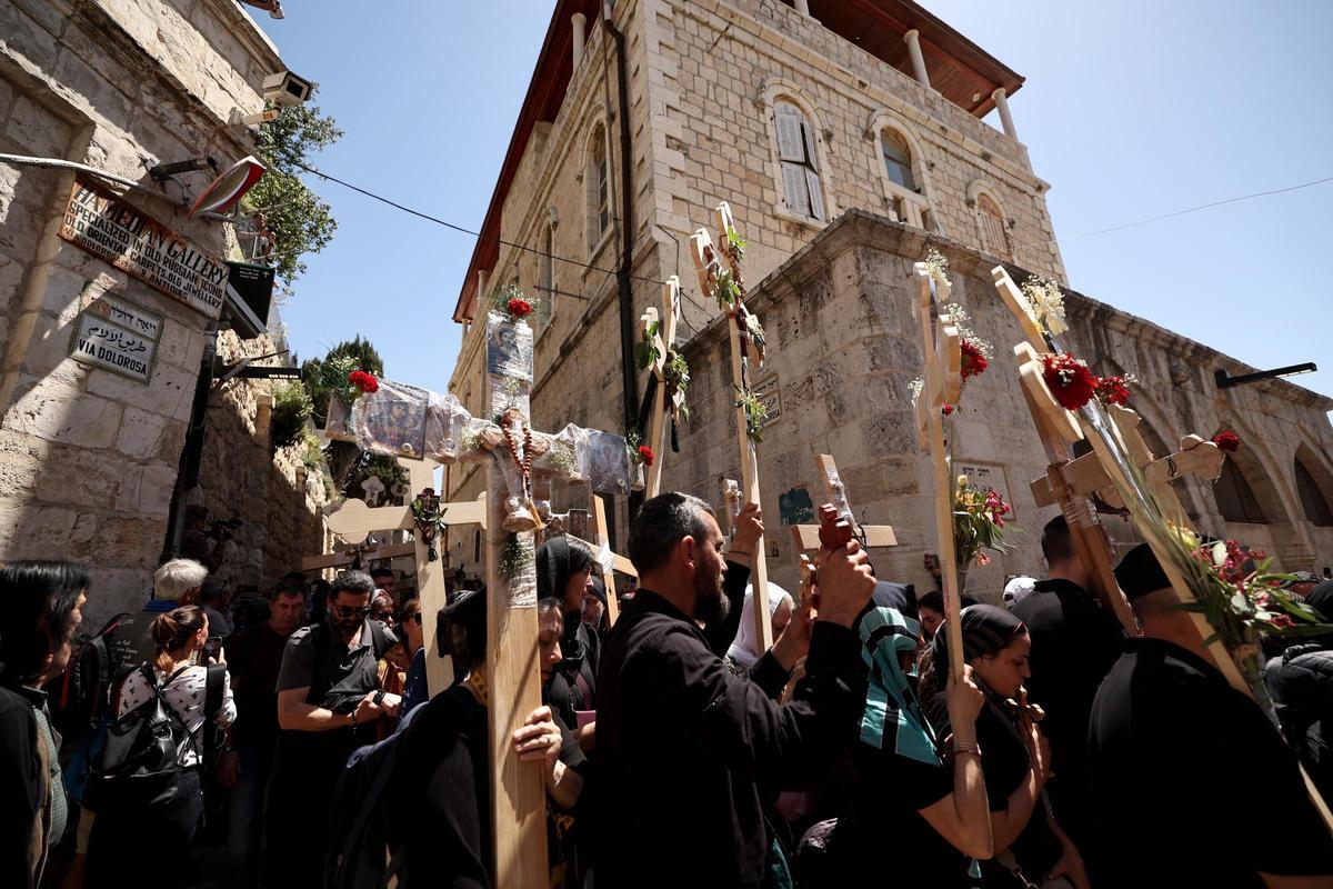 Peregrinos que no renuncian a Semana Santa, pese a la guerra: "Amamos a Israel y a Jesús"
