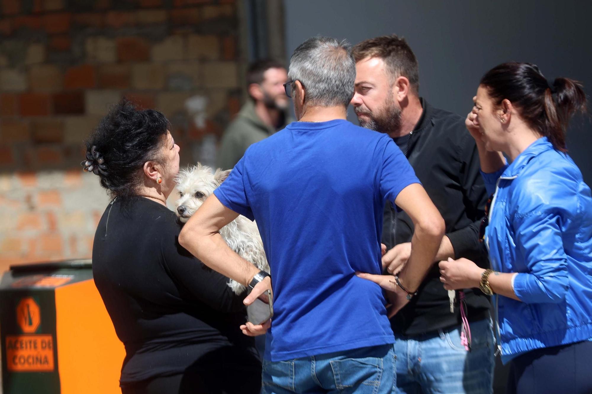 Incendio en un edificio de 12 plantas en Vilagarcía: así fue el rescate de los vecinos y sus mascotas