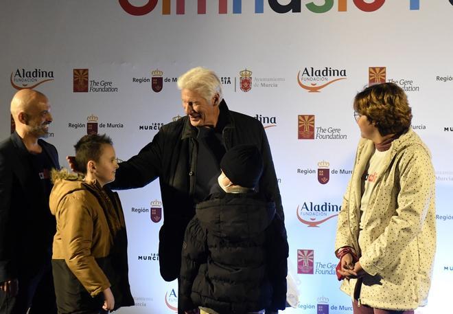 Así fue la visita de Richar Gere al Virgen de la Arrixaca de Murcia