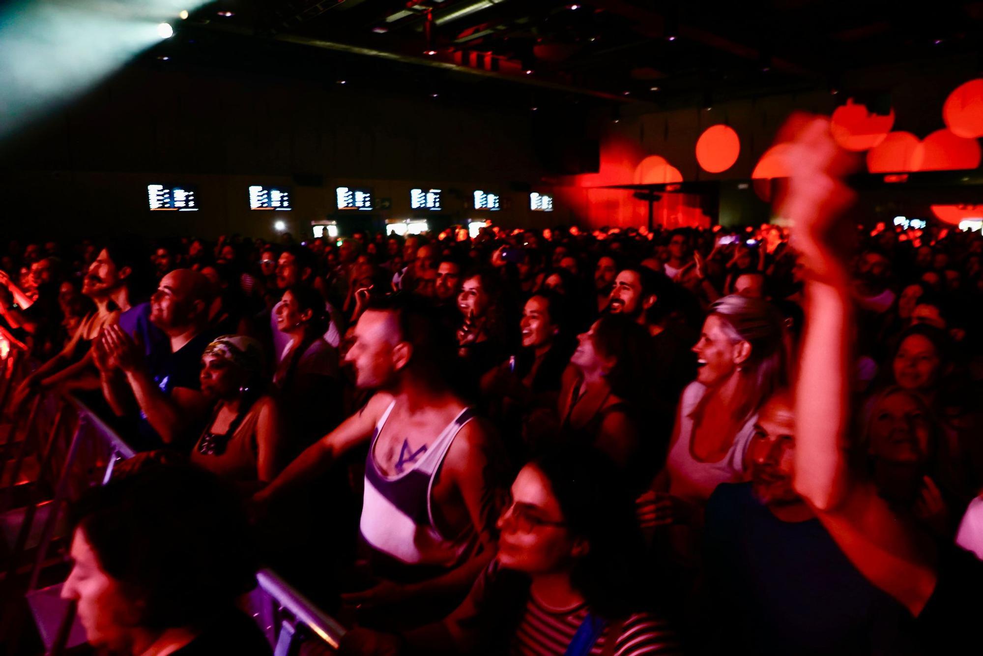 El auditorio del Roig Arena abre sus puertas con el universo de The Cat Empire