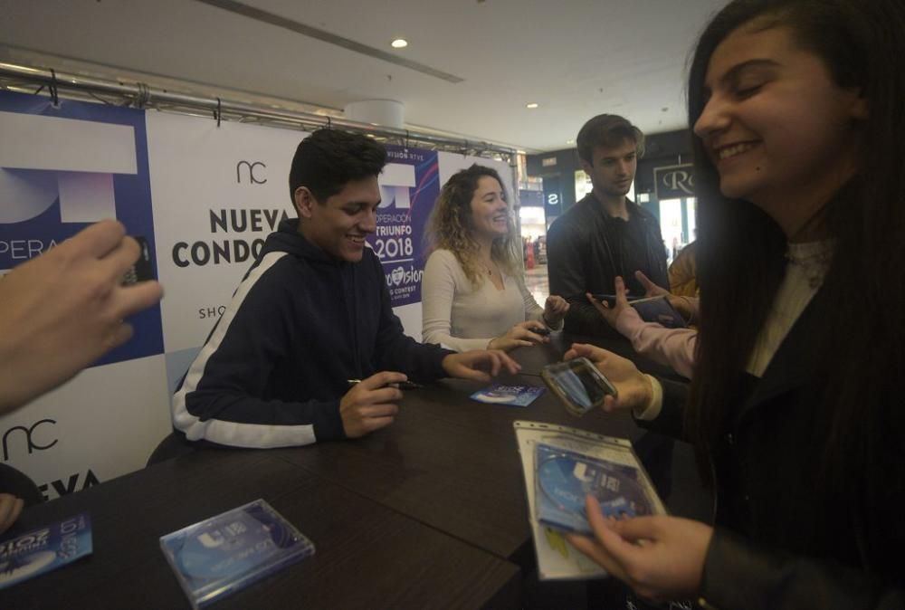 Firma de discos de OT 2018 en Nueva Condomina