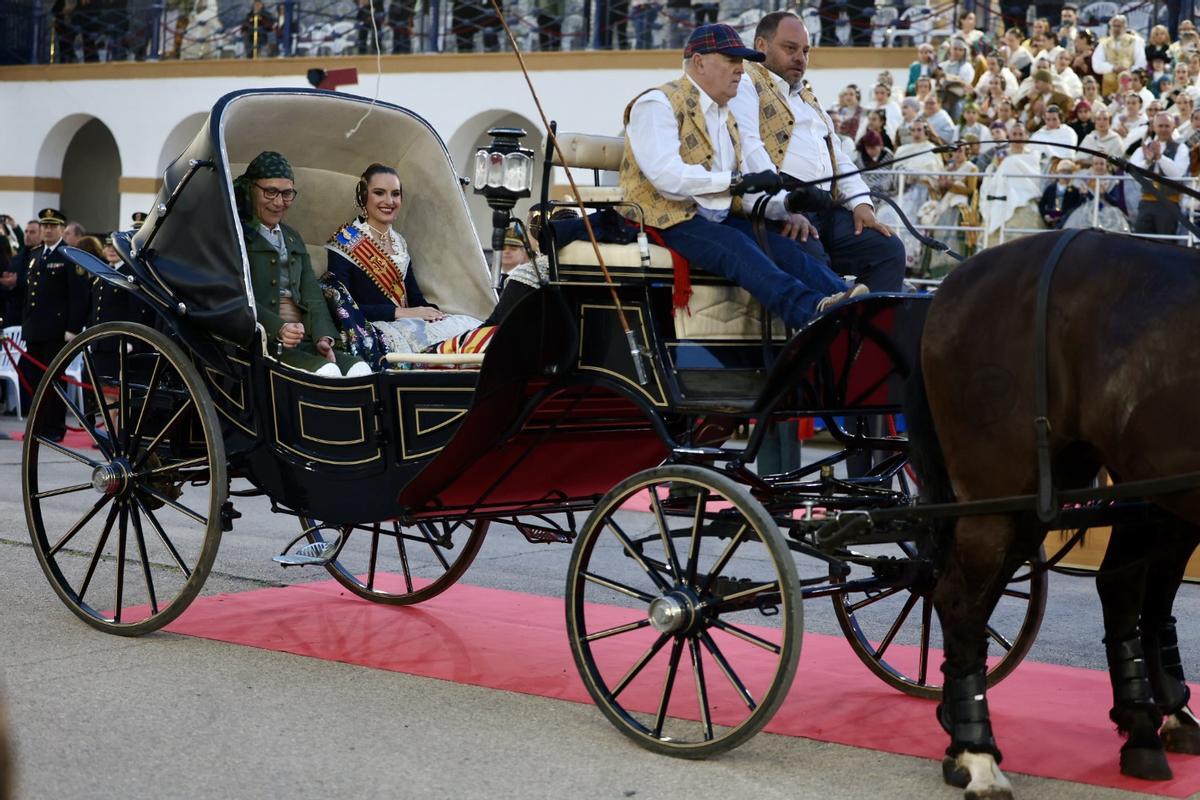 Homenaje de las Fuerzas Armadas y Guardia Civil a las Fallas de València de 2024