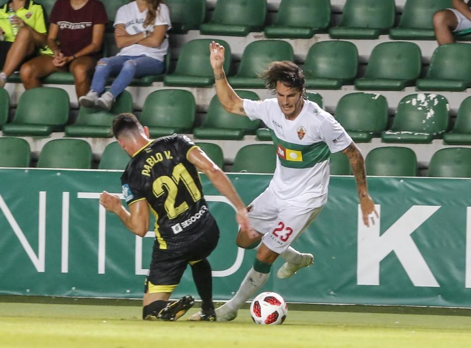 El Elche ahoga las penas de la Liga en la Copa (2-1)