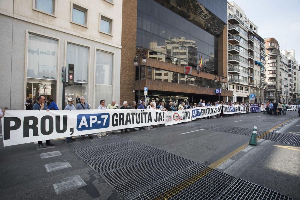 Concentración para pedir la gratuidad de la AP7