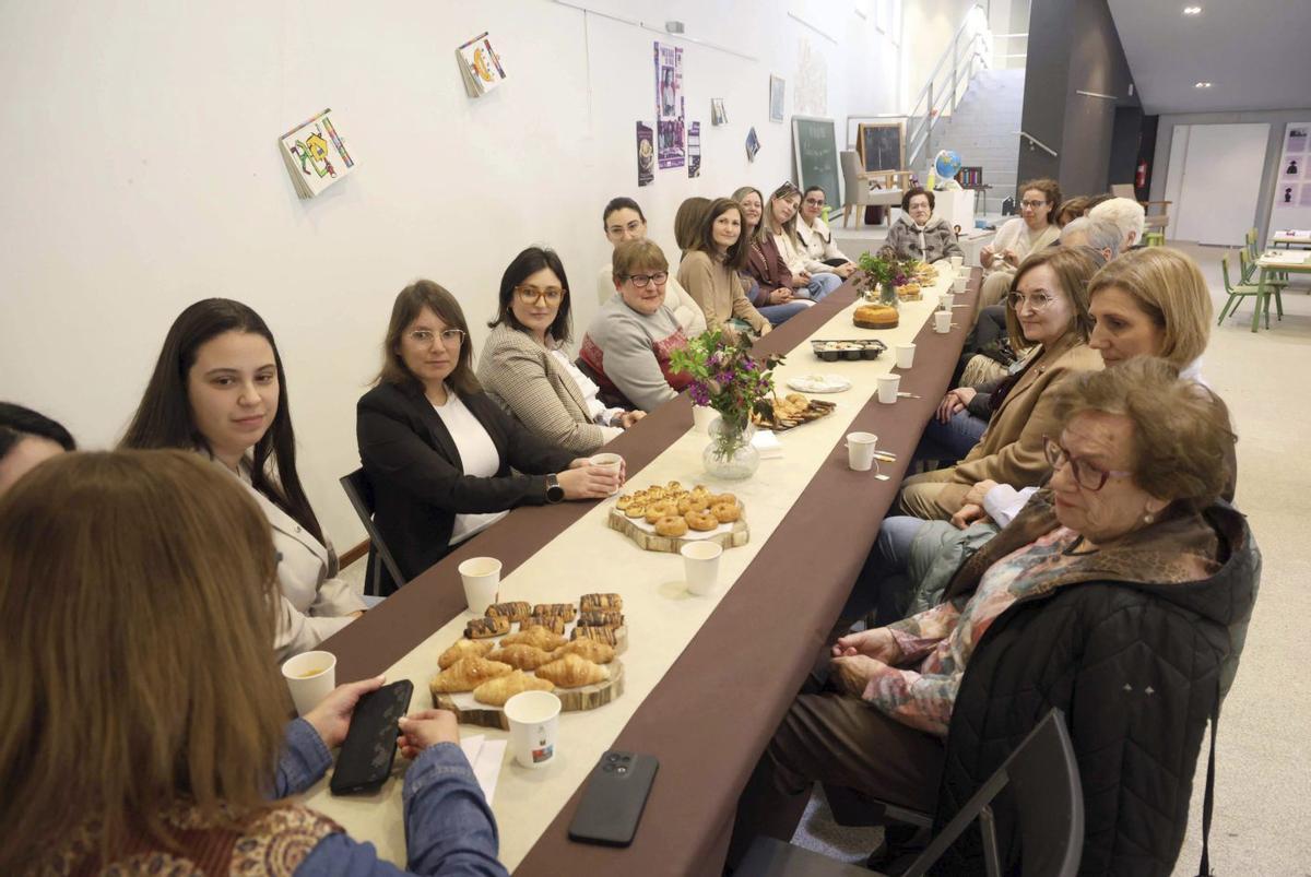 El café que reunió el antes y el ahora del sector femenino del profesorado municipal fue en el Auditorio. | NOÉ PARGA