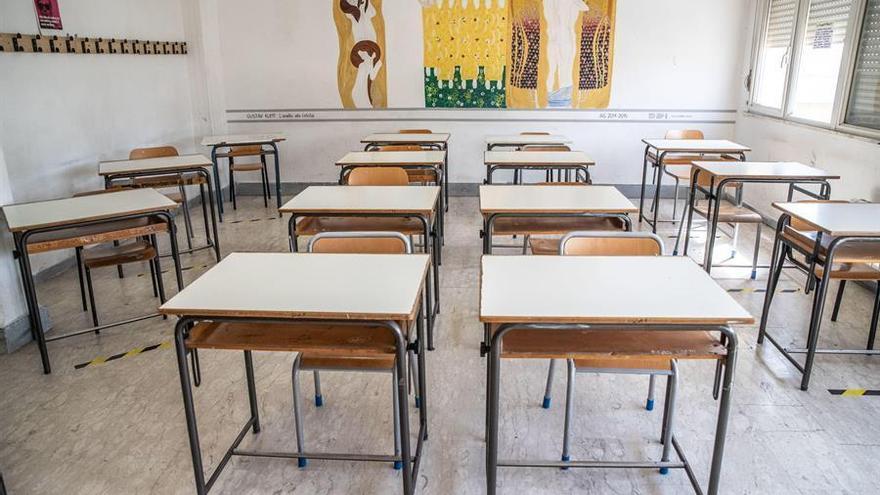 Siete aulas más se suman a la educación a distancia tras detectarse positivos