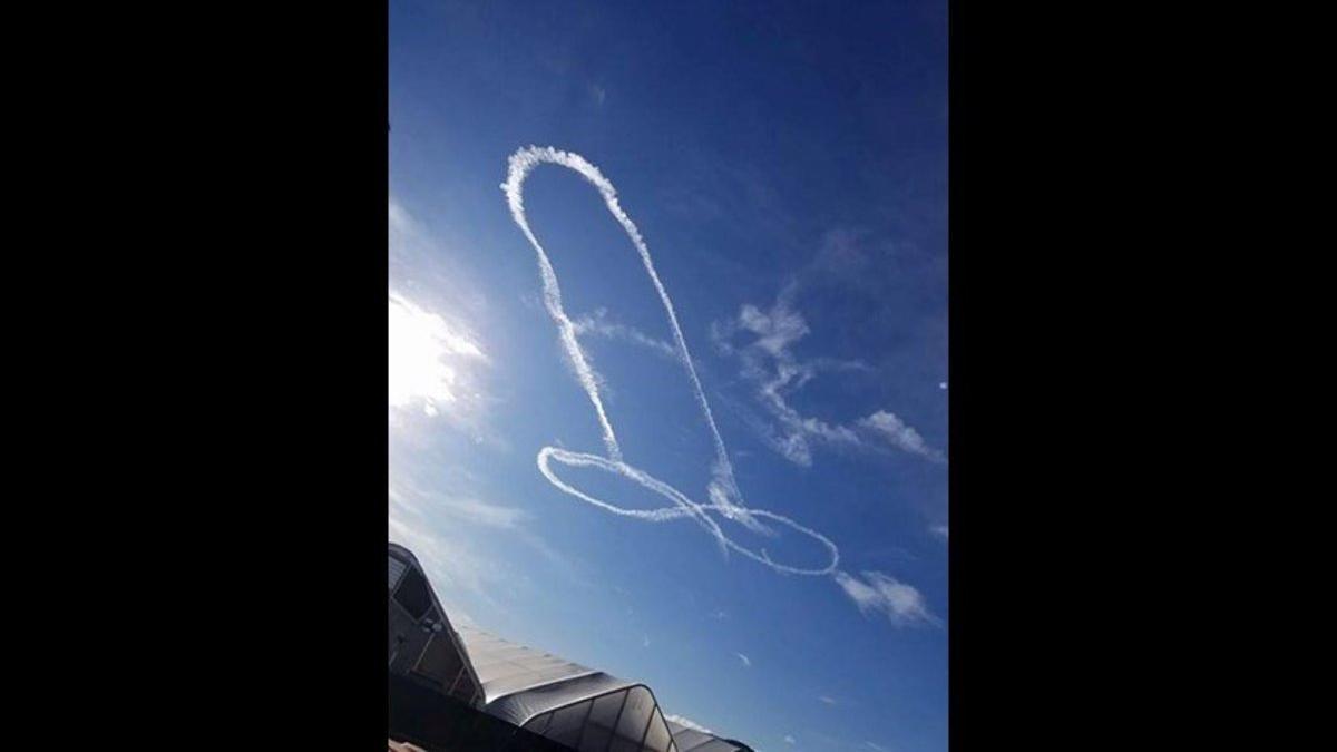 la conversación de los pilotos de la Armada de EEUU que dibujaron un pene con la estela del avión