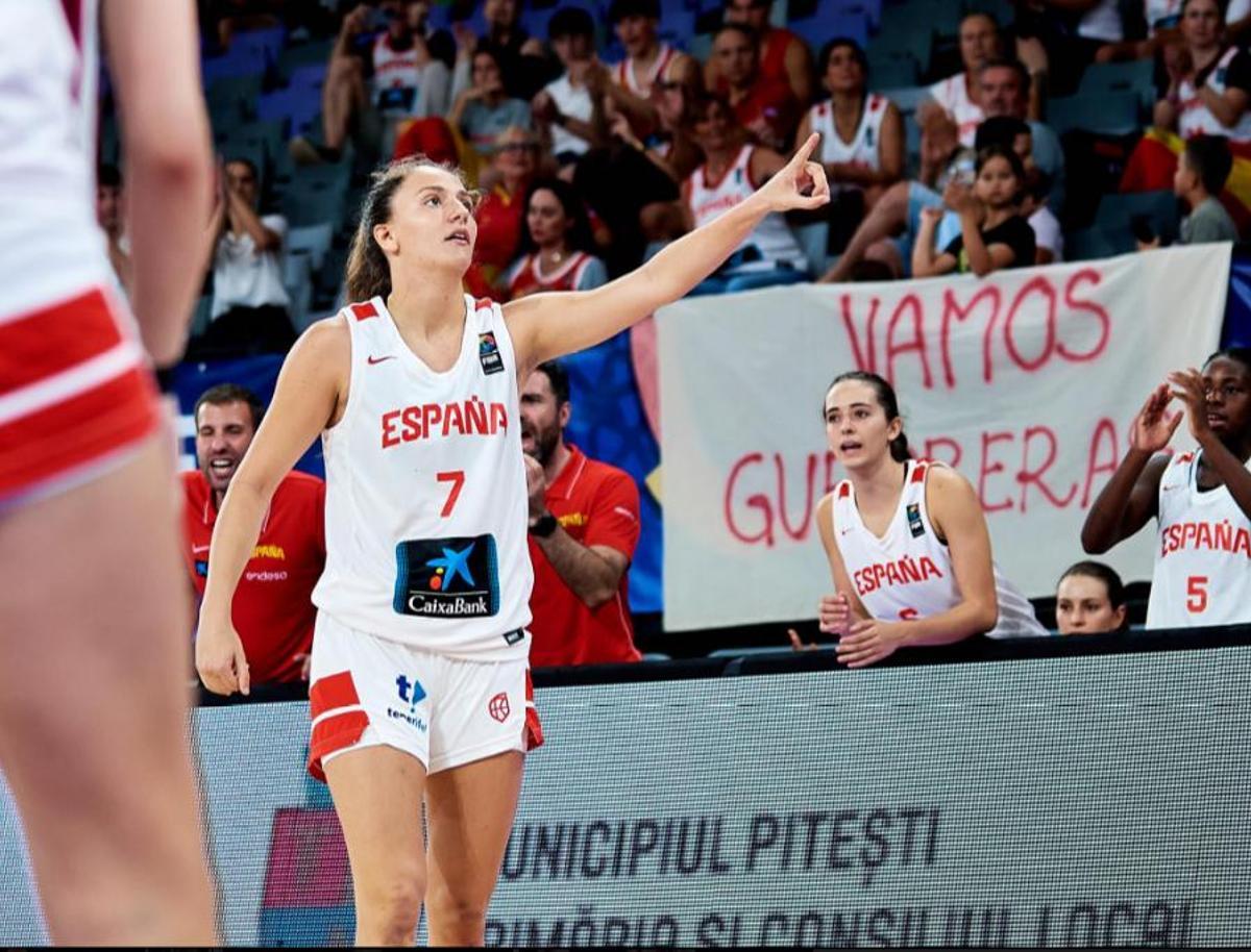 Paula Reynal repite como MVP tras un nuevo recital en la semifinal ante Letonia.