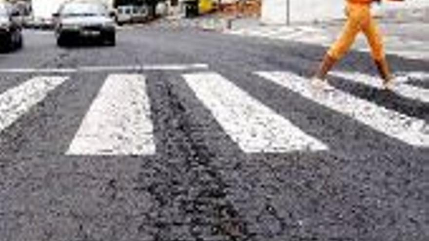 Obras asfaltará este año el doble de calles que en el 2004