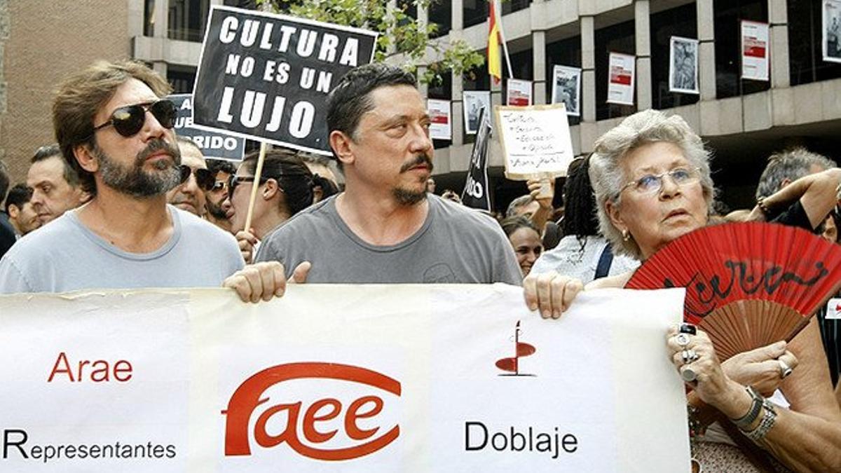La familia Bardem encabeza la manifestación contra la subida del IVA celebrada en Madrid el 19 de julio