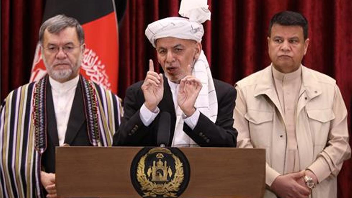 El presidente afgano Mohammad Ashraf Ghani habla durante la celebración del Eid al-Fitr.