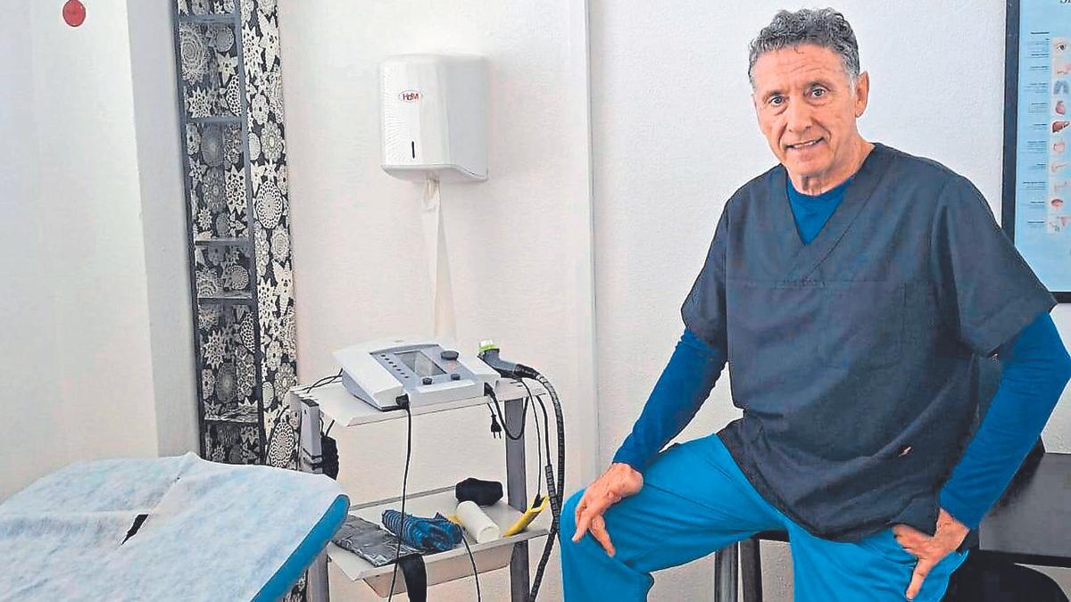 Xavi Julià té 64 anys, viu a Múrcia i fa de fisioterapeuta