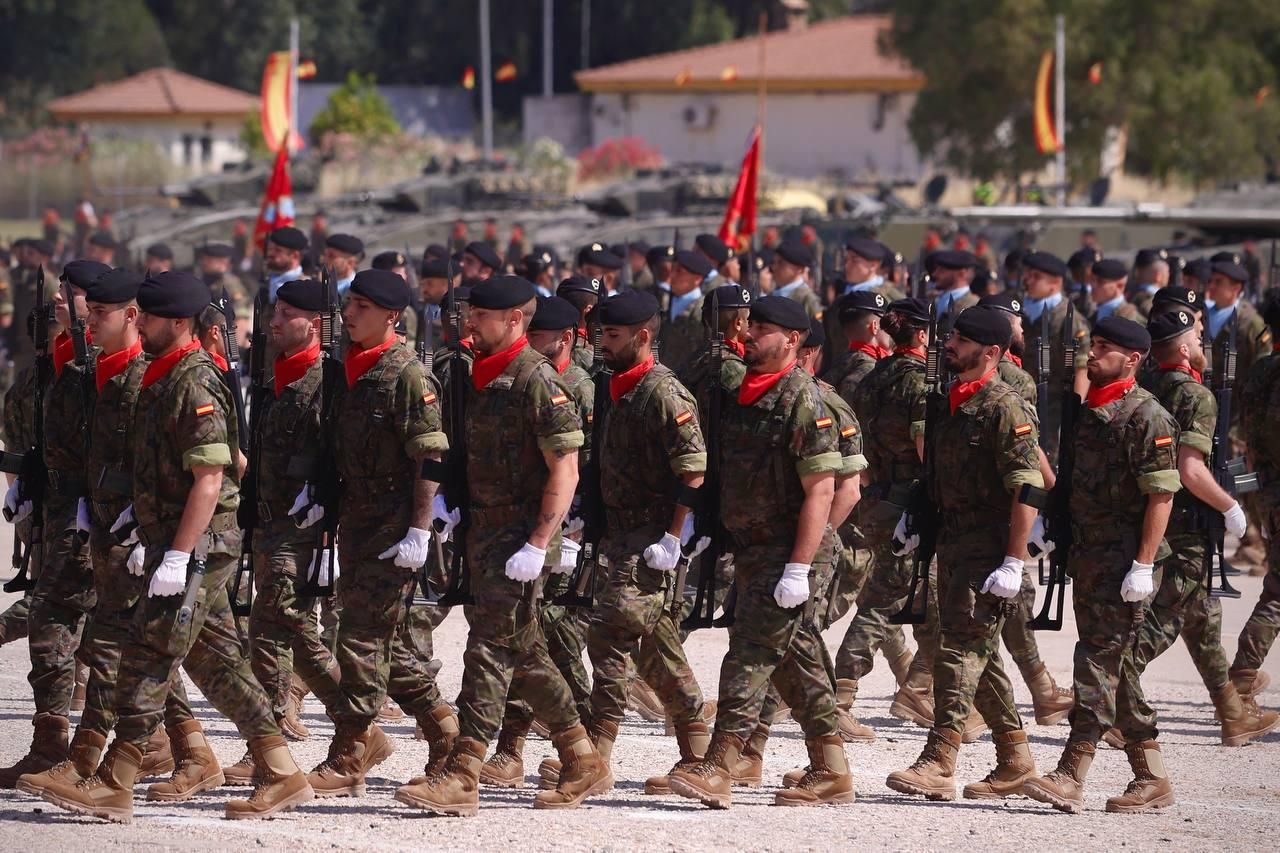 La BRI X celebra su 40º aniversario con una parada militar