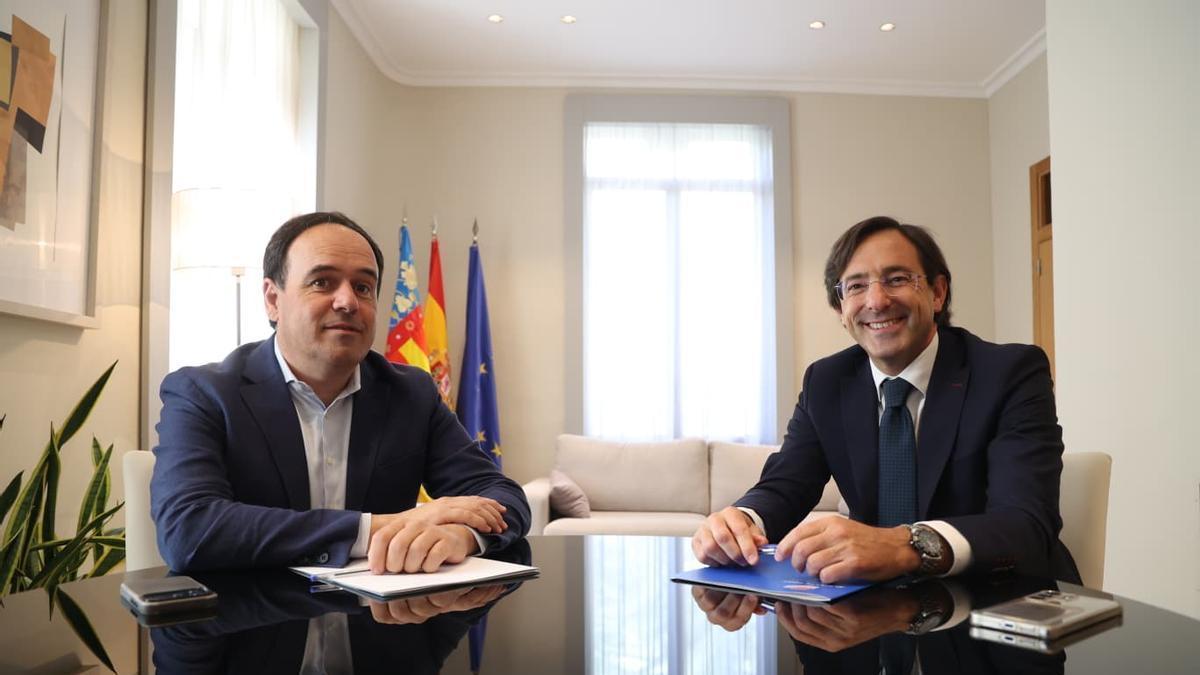 Reunión clave entre Pérez Llorca y Luis Rodríguez por la modernización del Puerto de Alicante