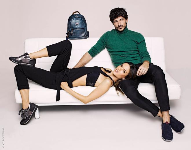 Alessandra Ambrosio y Andrés Velencoso con look 'sporty' y zapatos de Xti