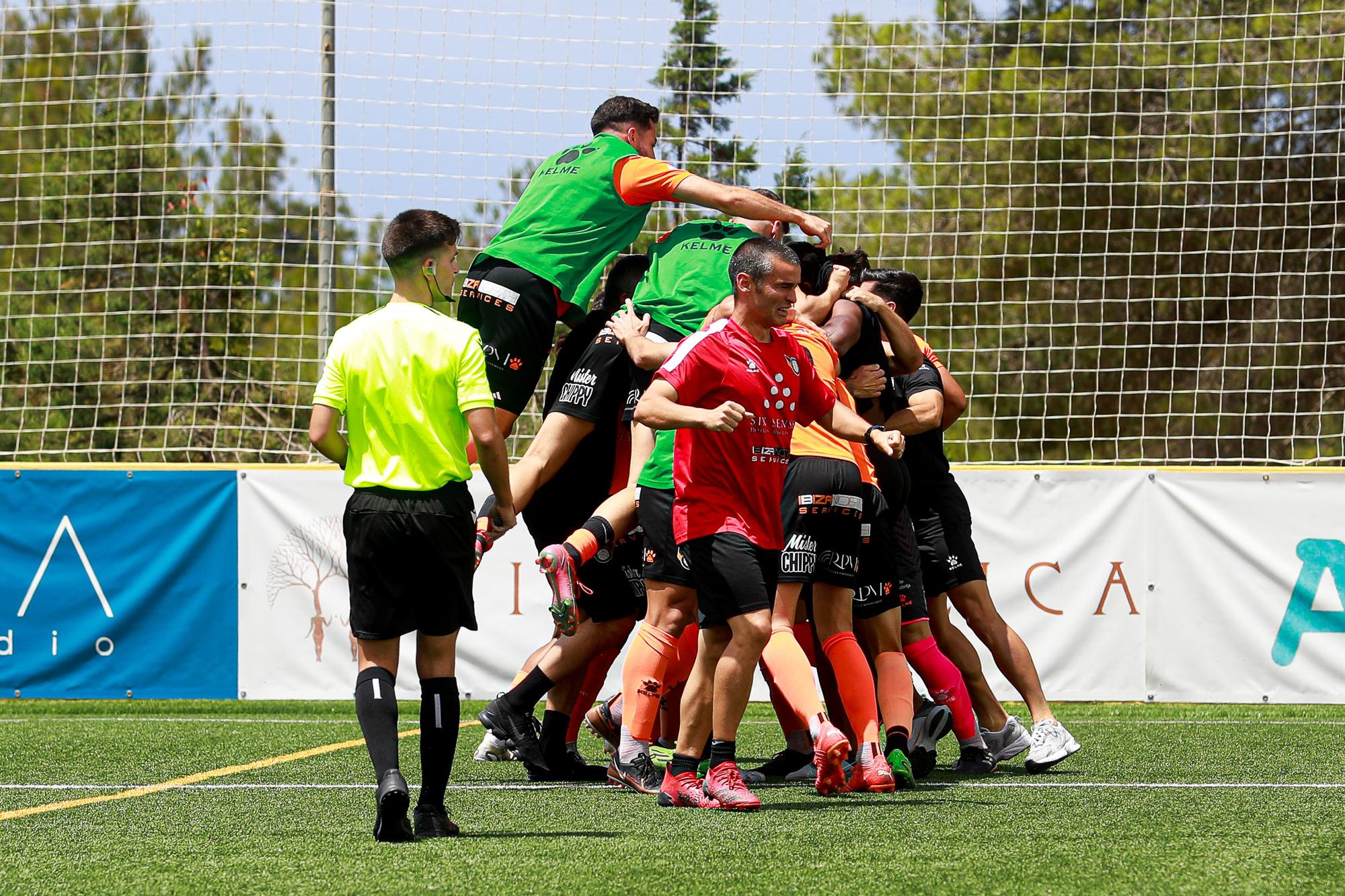 Mira aquí todas las fotos del partido entre la Penya Independent y el Ejea