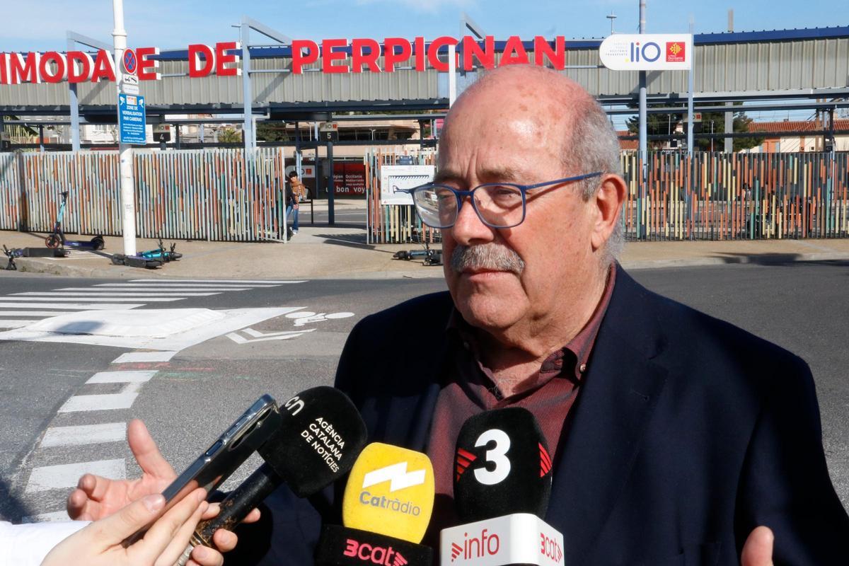 El secretari de Mobilitat i Infraestructures, Manel Nadal, atenent els mitjans a Perpinyà.