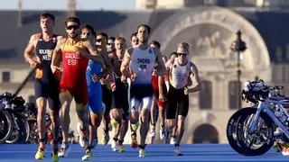 España se queda sin diploma por las penalizaciones en el relevo mixto de triatlón
