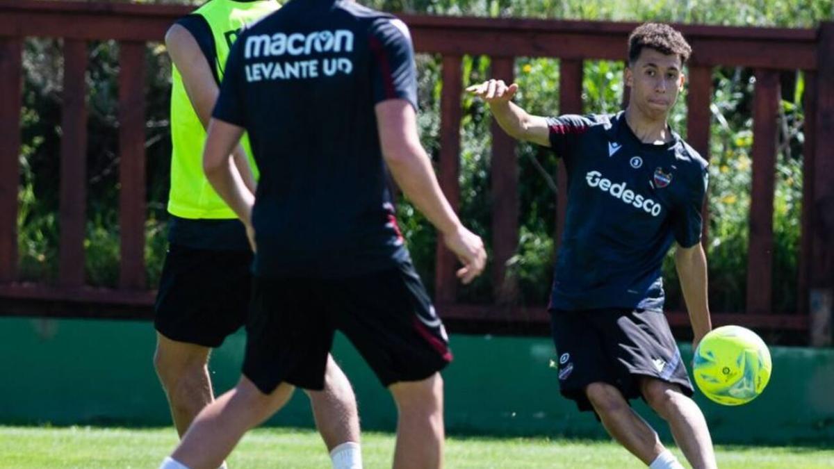 Pablo López en el stage de tecnificación del Levante UD