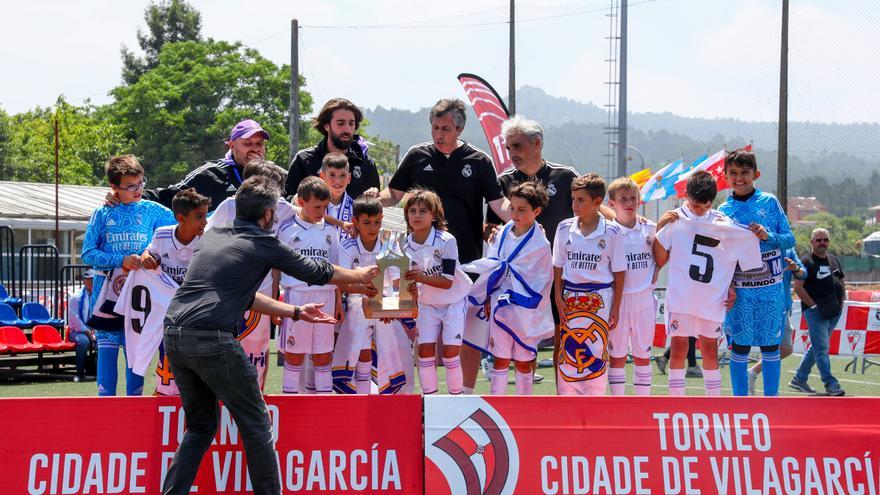 El Real Madrid se convierte en el rey de una fiesta del fútbol base llamada Torneo Cidade de Vilagarcía