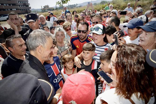 La inauguración de la playa verde "Luis Enrique" en Gijón, en imágenes