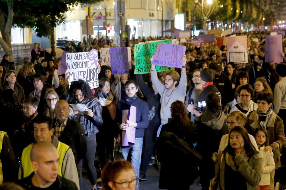 Manifestación contra la violencia de género en València