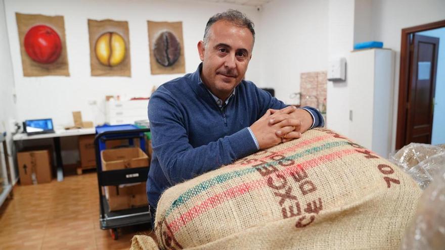 Ángel Serrano en sus instalaciones de Pozoblanco.