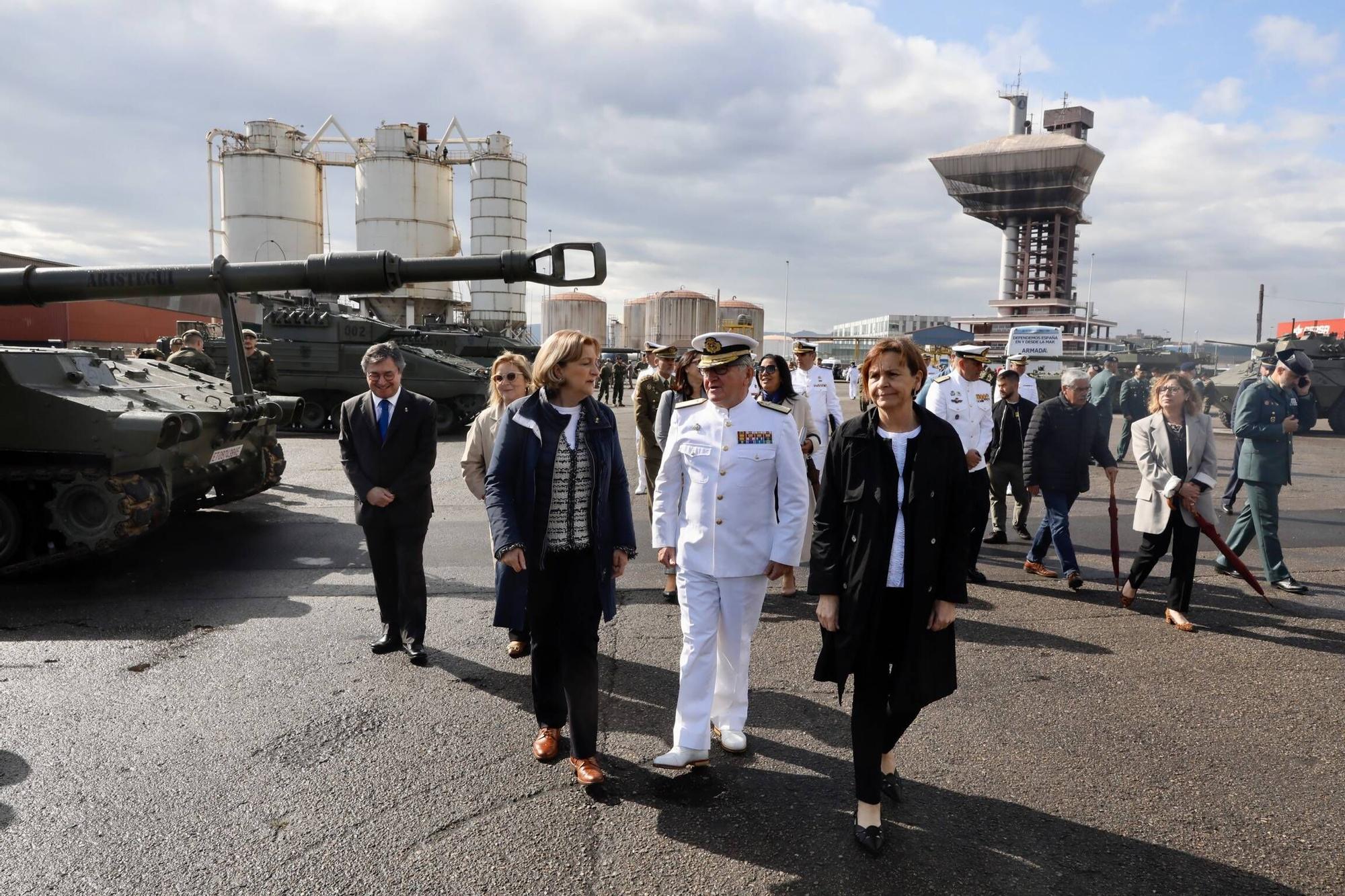 Así fue la visita institucional a los barcos de guerra que están en Gijón por el Día de las Fuerzas Armadas