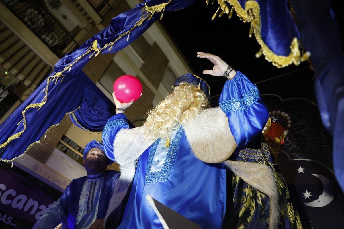 La Cabalgata de Reyes de La Viñuela, en imágenes