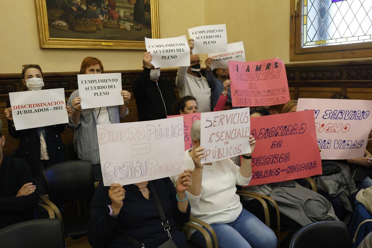 El Pleno municipal de abril en Gijon, en imágenes