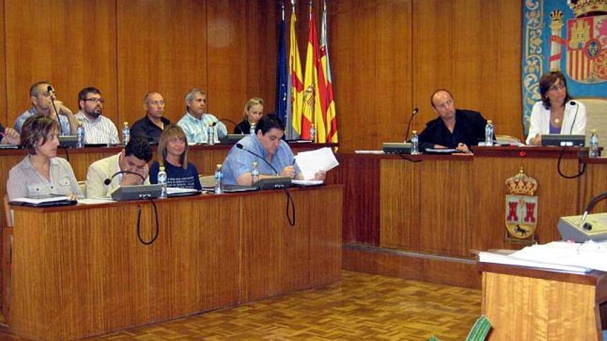 El grupo municipal del PP con Rafael Pastor y Antonio Granero entre sus integrantes.