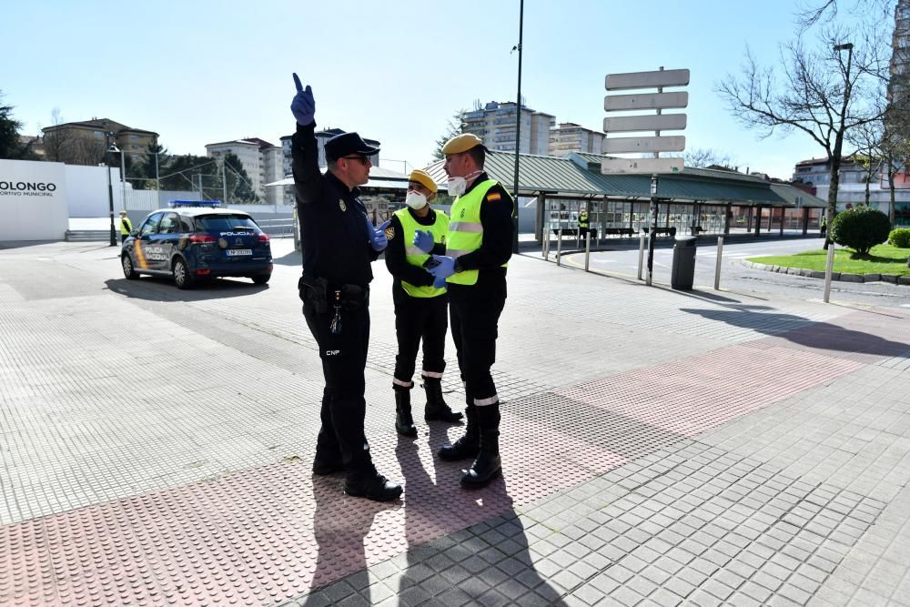 Coronavirus en Pontevedra: la UME se afana en la limpieza de puntos críticos