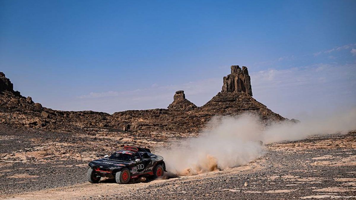 Peterhansel , en acción al volante del Audi RS e-tron