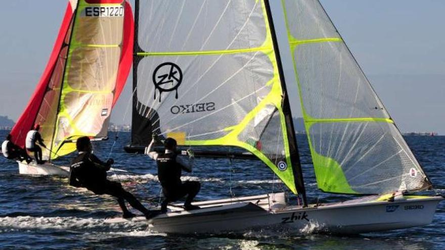 Una regata preolímpica en aguas de la Ría de Arousa.  // Iñaki Abella