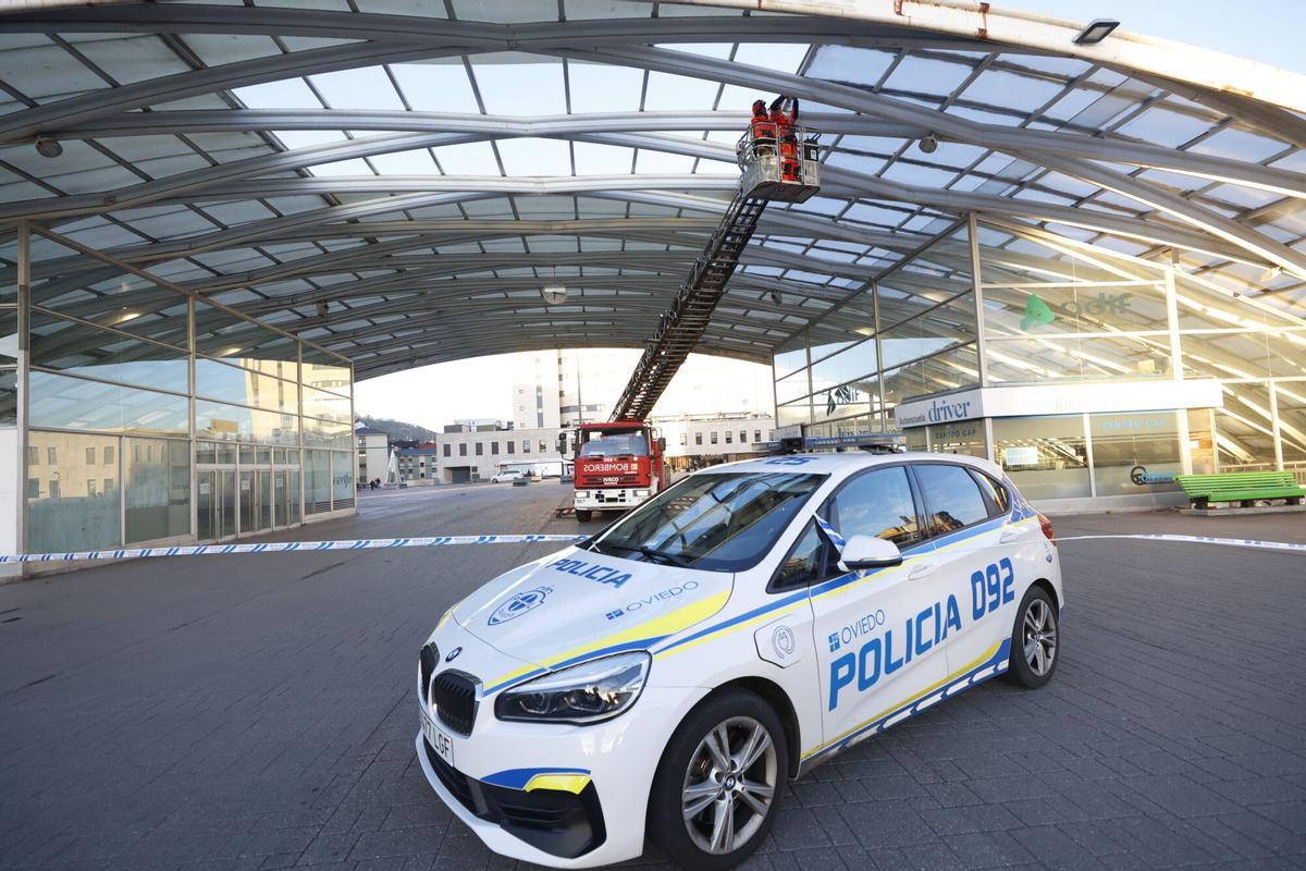 Los bomberos intervienen en la cúpula de la Losa.