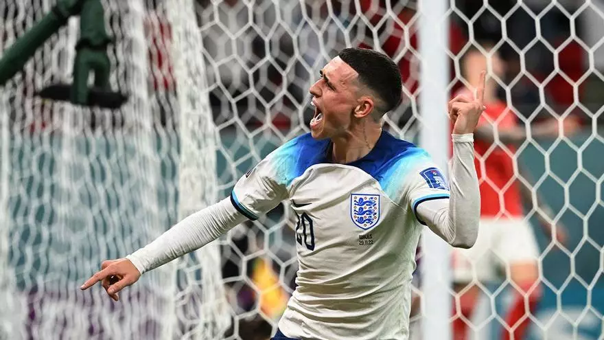 Gales - Inglaterra | El gol de Foden