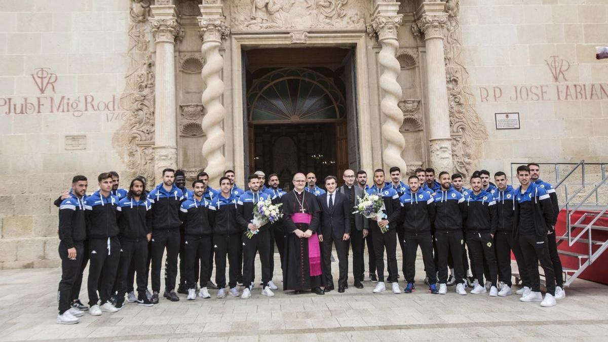 El Hércules el miércoles en la puerta del monasterio de la Santa Faz