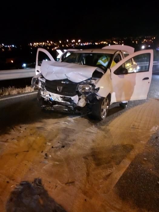 Tres heridos en una colisión frontal en Telde