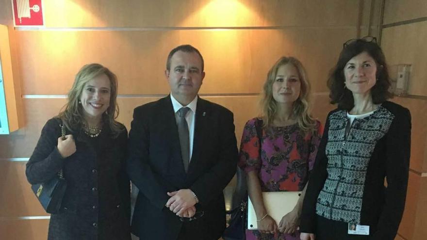 Belarmina Díaz, Isaac Pola, Aleksandra Tomczak y Ana Colucci, ayer, durante la presentación de la plataforma de las regiones con minería.