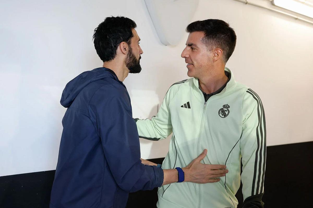 Arbeloa con Álvaro López, entrenador del Juvenil A