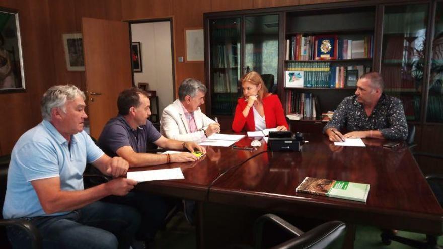 Reunión de Clara San Damián con la directiva de la Asociación de Empresarios de Sayago