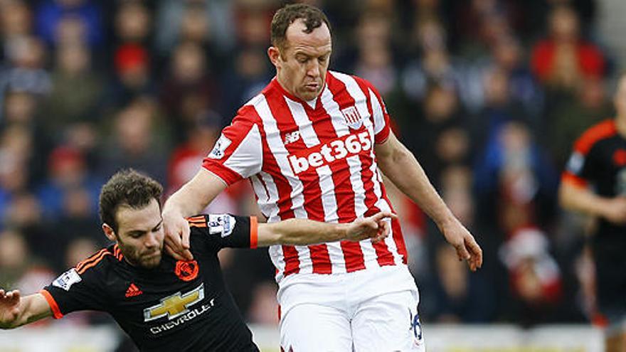 Juan Mata, en una acción del Manchester United-Stoke City.