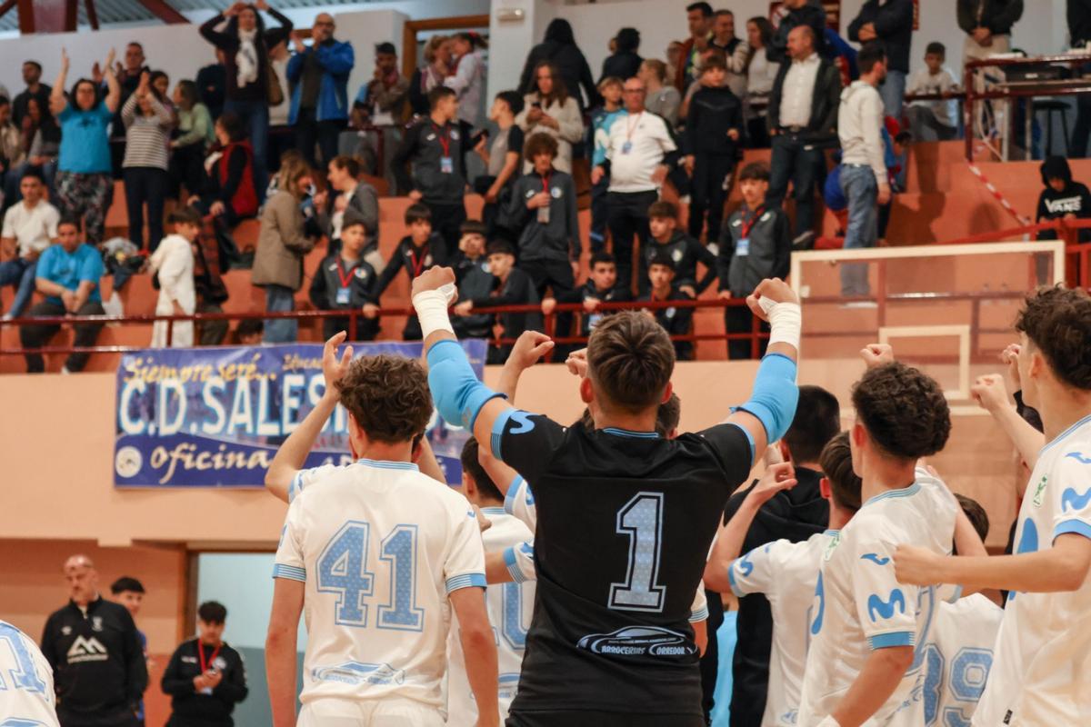 Los jugadores del Inter celebran un triunfo.