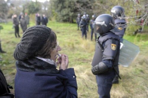 Apoyo a los afectados por el desalojo del ofimático entre un amplio despliegue policial