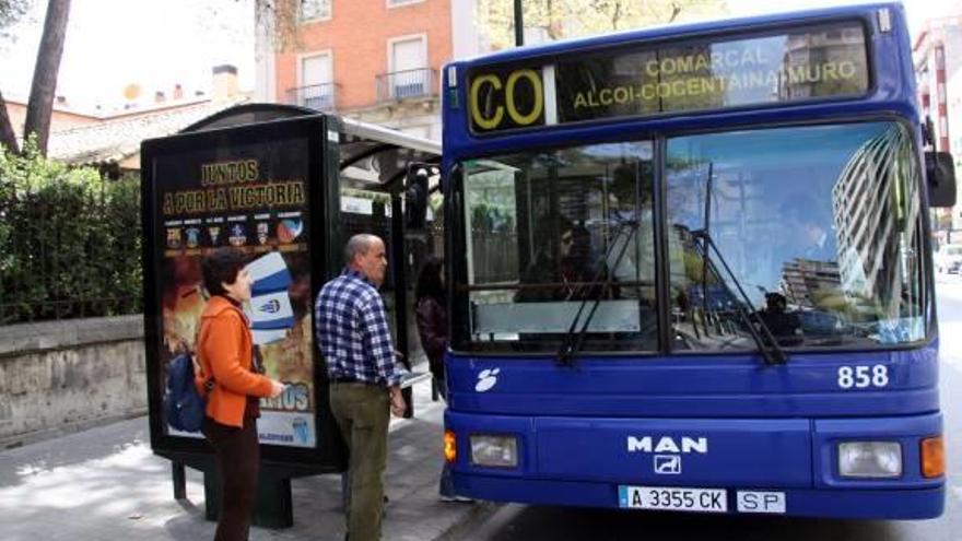 Mejora el servicio comarcal de autobuses.